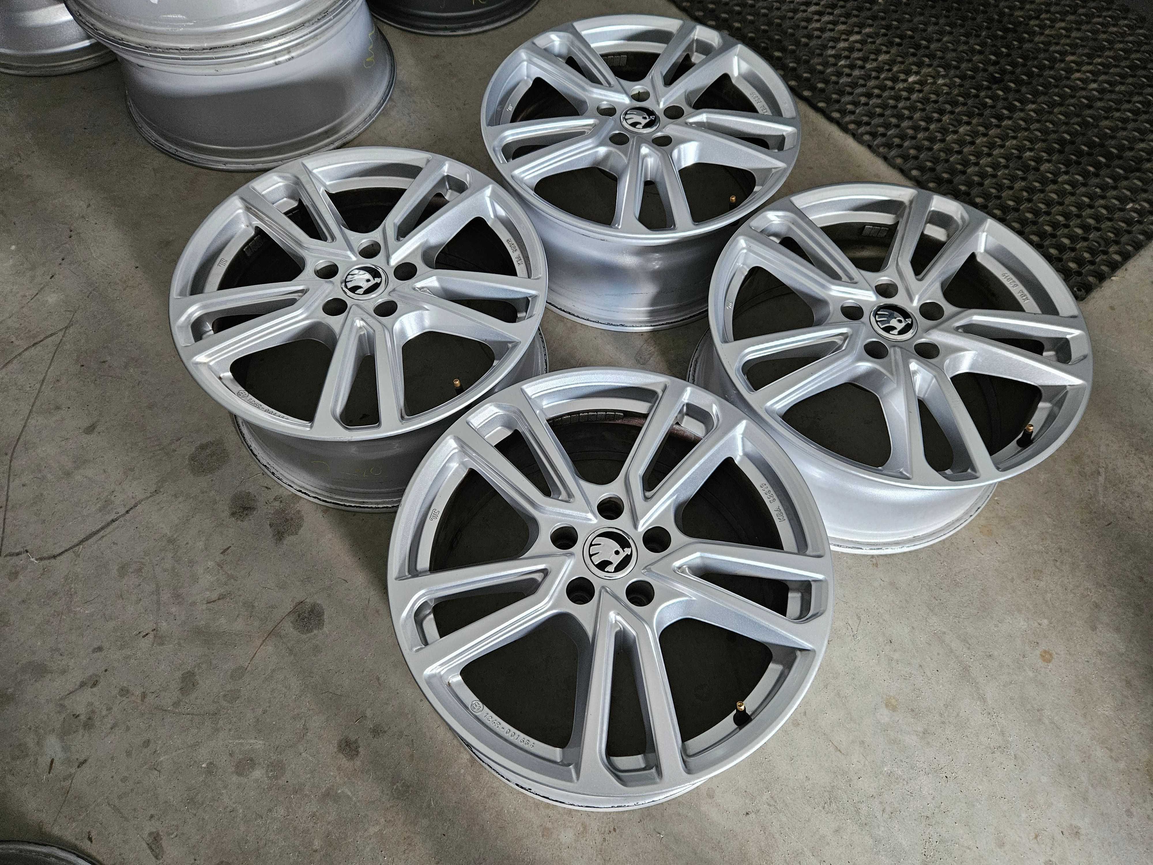 Alufelgi 18" 5x112 Skoda Octavia II FL III IV VRS SuperB Karoq Scout