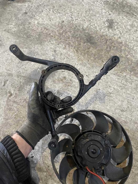 Вентилятор радиатора Фольксваген Т-4 1,9ТД 2,4Д 2,5ТДІ