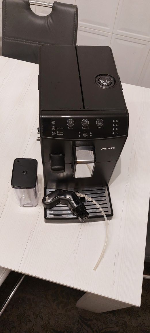 Máquina de café expresso e capuccino automática