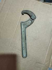 Ключ серповидный шарнирный для круглых шлицевых гаек 65-110