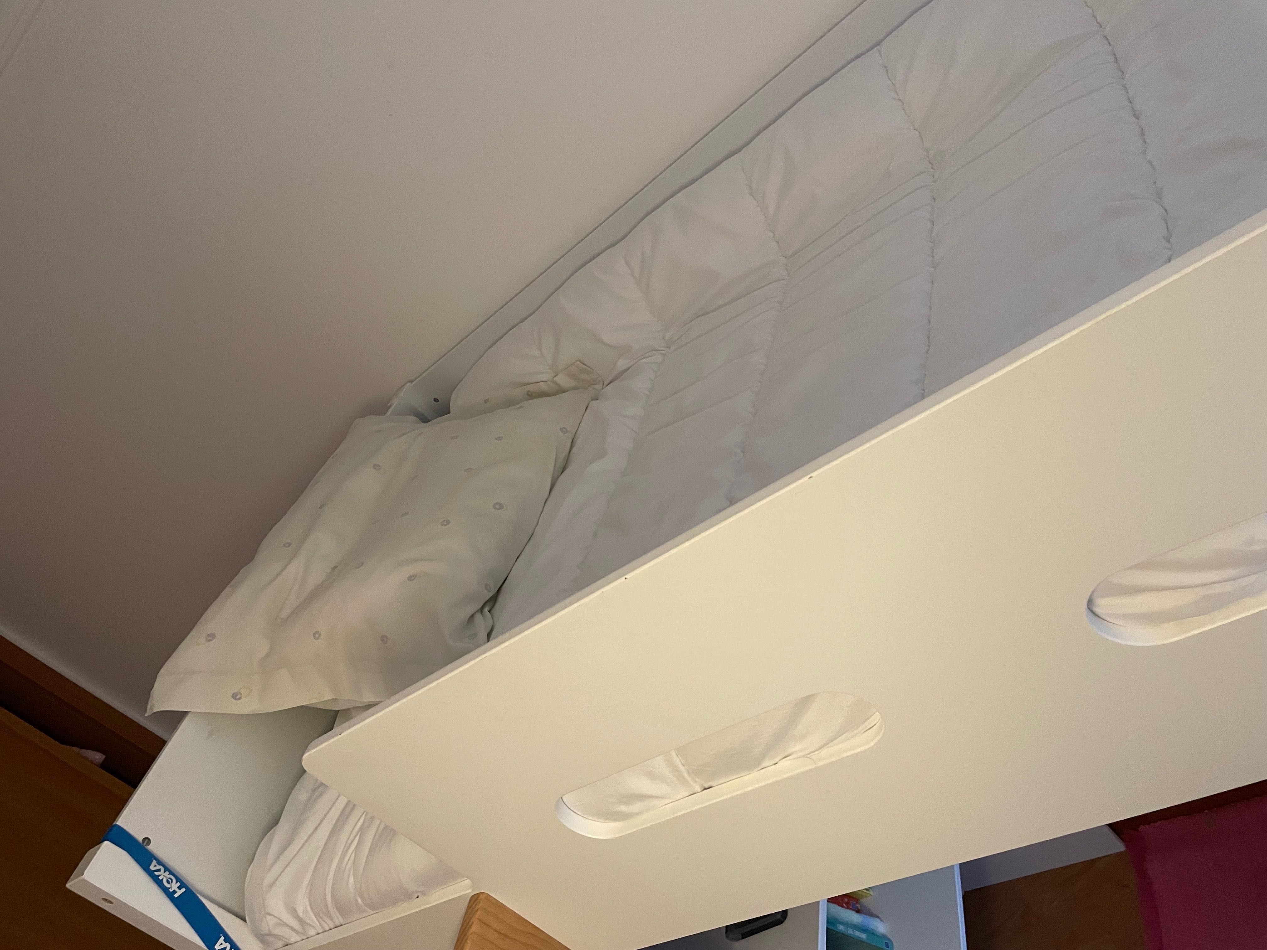 Cama com secretária + colchão