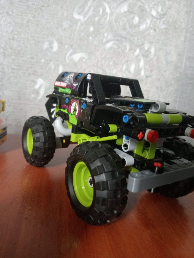 Конструктор LEGO 42118 Technic Monster Jam Grave Digger  машина  21