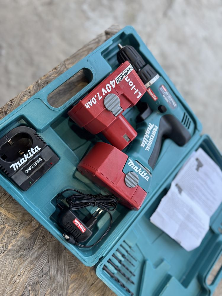 Шуруповерт Makita