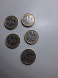 Moedas one pound...