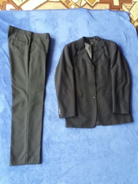 Sprzedam garnitur męski 176cm