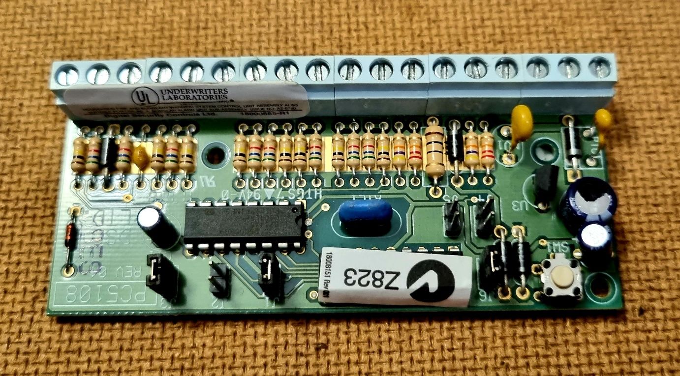 Moduł rozszerzenia alarmu - 8 linii - PC5108 DSC