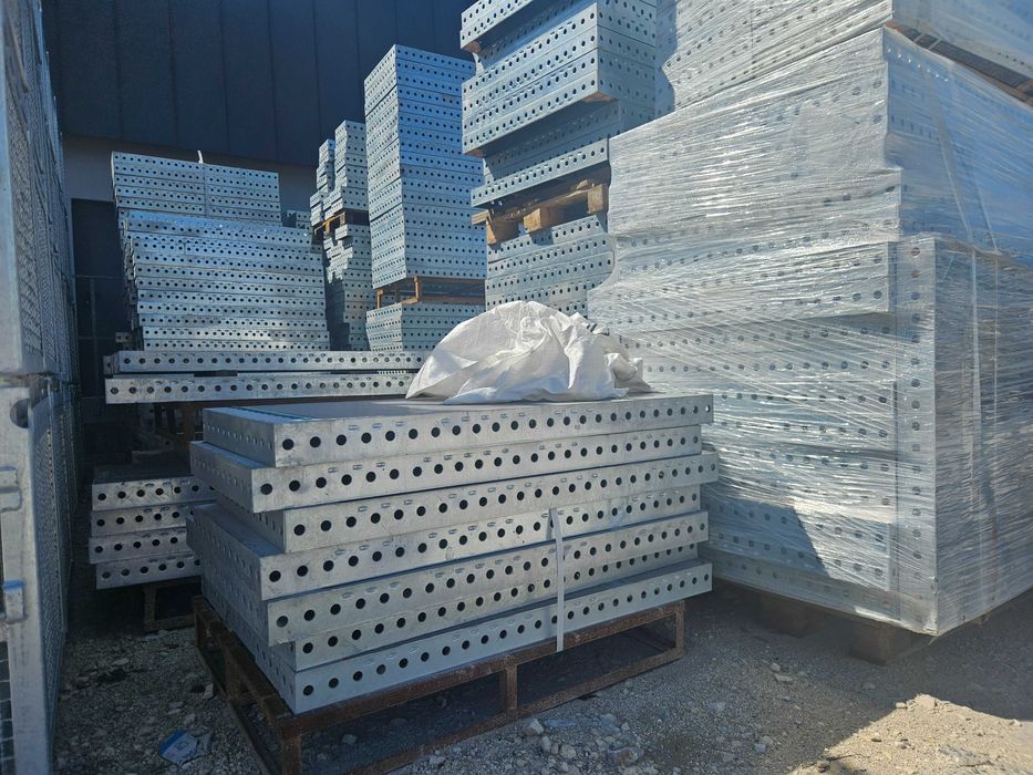 Sklejka budowlana, szalunki stropowe, podpora budowlana dźwigar korona