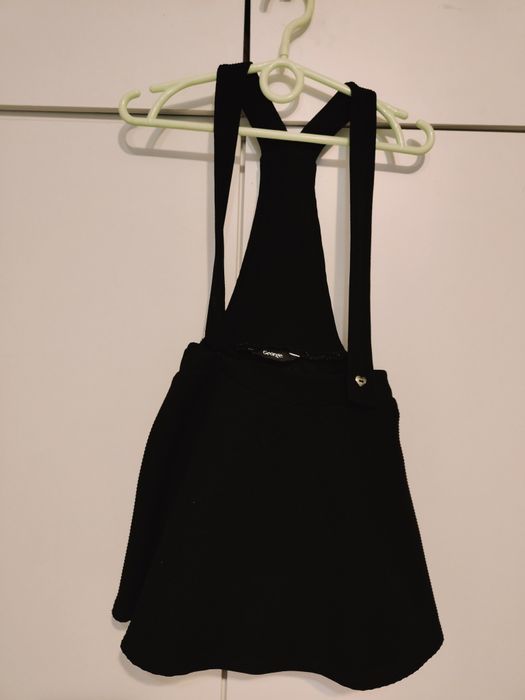 Spódnica na szelkach czarna