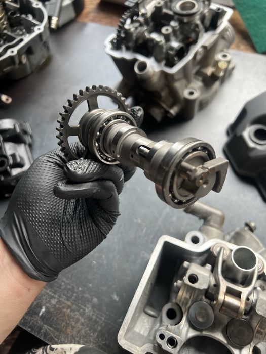 Głowica crf 250 wtrysk wałek blok kompletna zawory