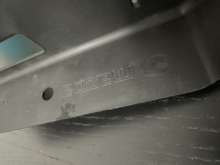 бризковик пилозахисний Mazda 6