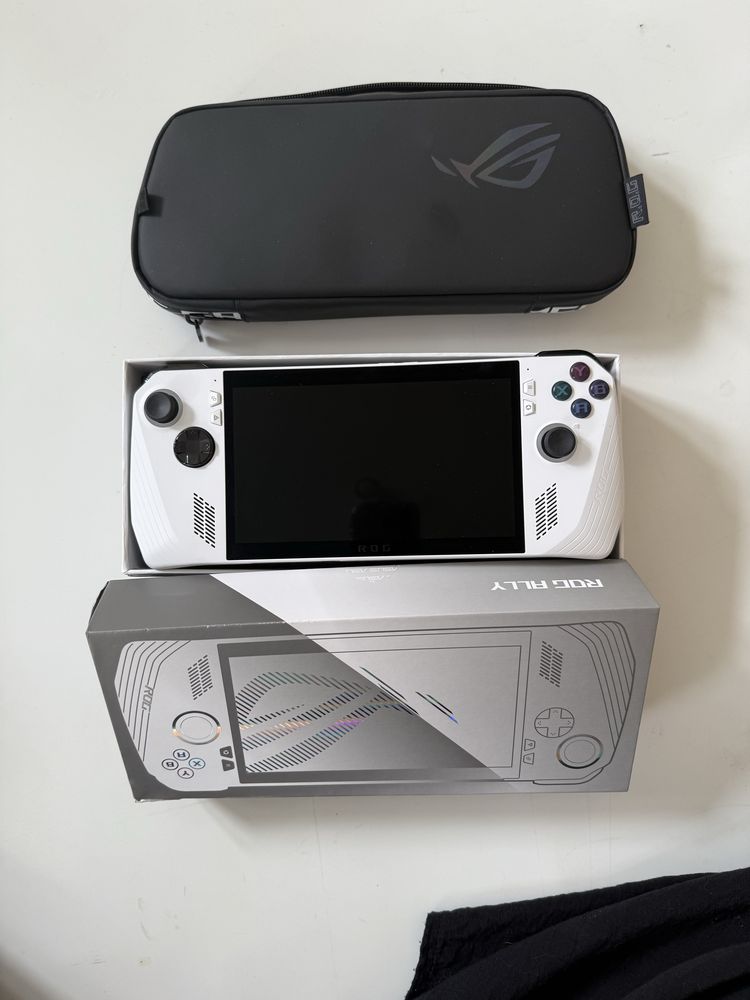 Asus ROG Ally Z1 Extreme – 512 GB – praktycznie nowa + travel case
