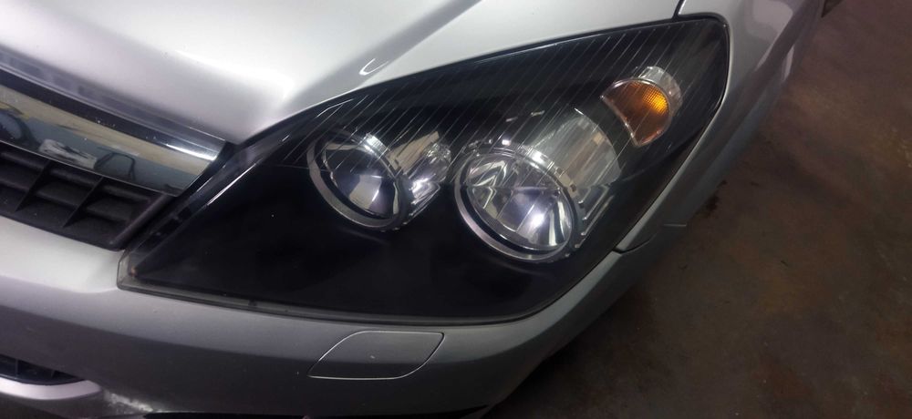 polimento de faróis Mercedes E 210 ESQ