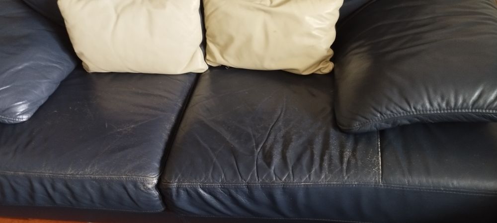 Conjunto sofás  em pele azul escuro