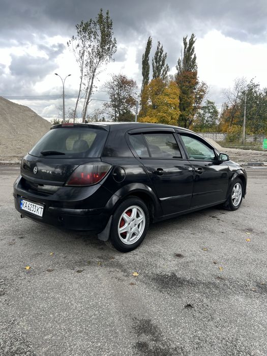 Некрашеный Opel Astra H 1,6 г/бенз