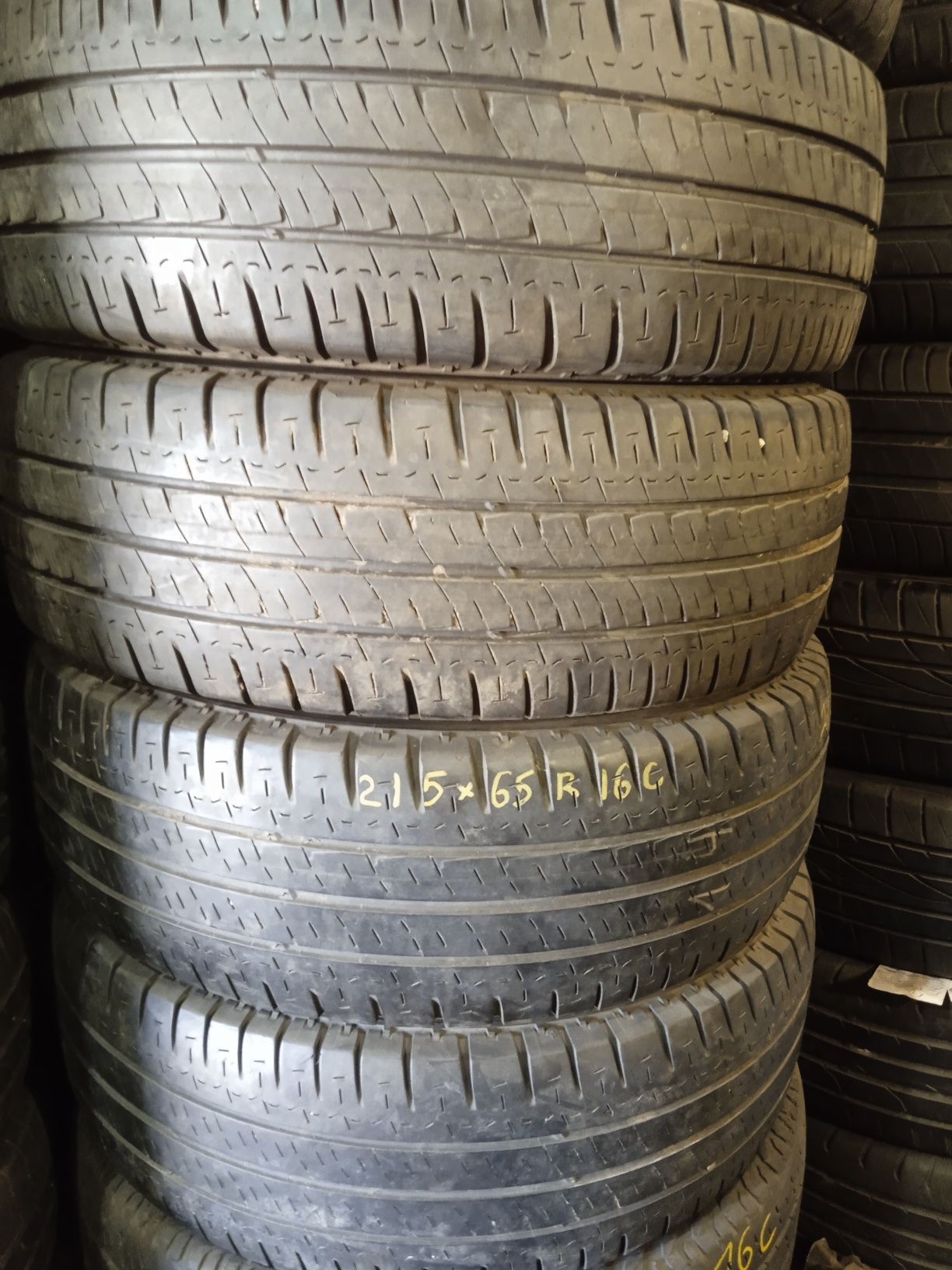 Шины Р16С 215/65С,Р16 235/65С Michelin,Semperit 8мм.остаток.