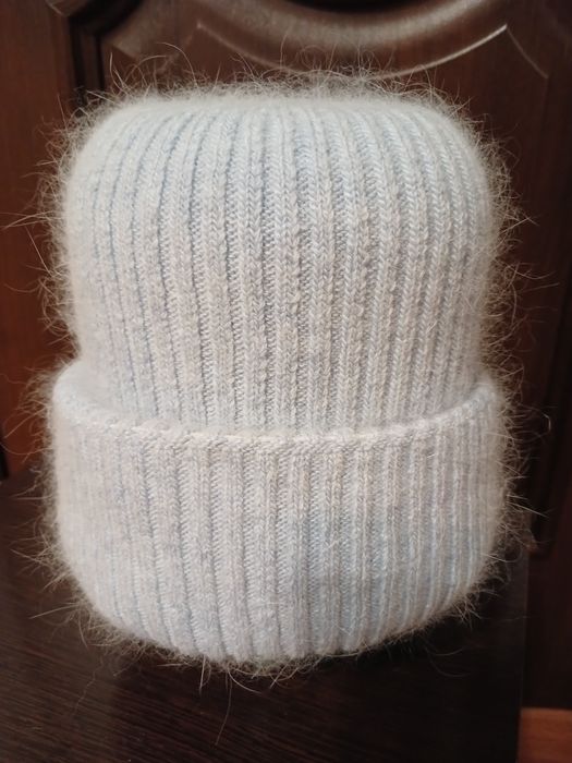 Шапка жіноча голуба