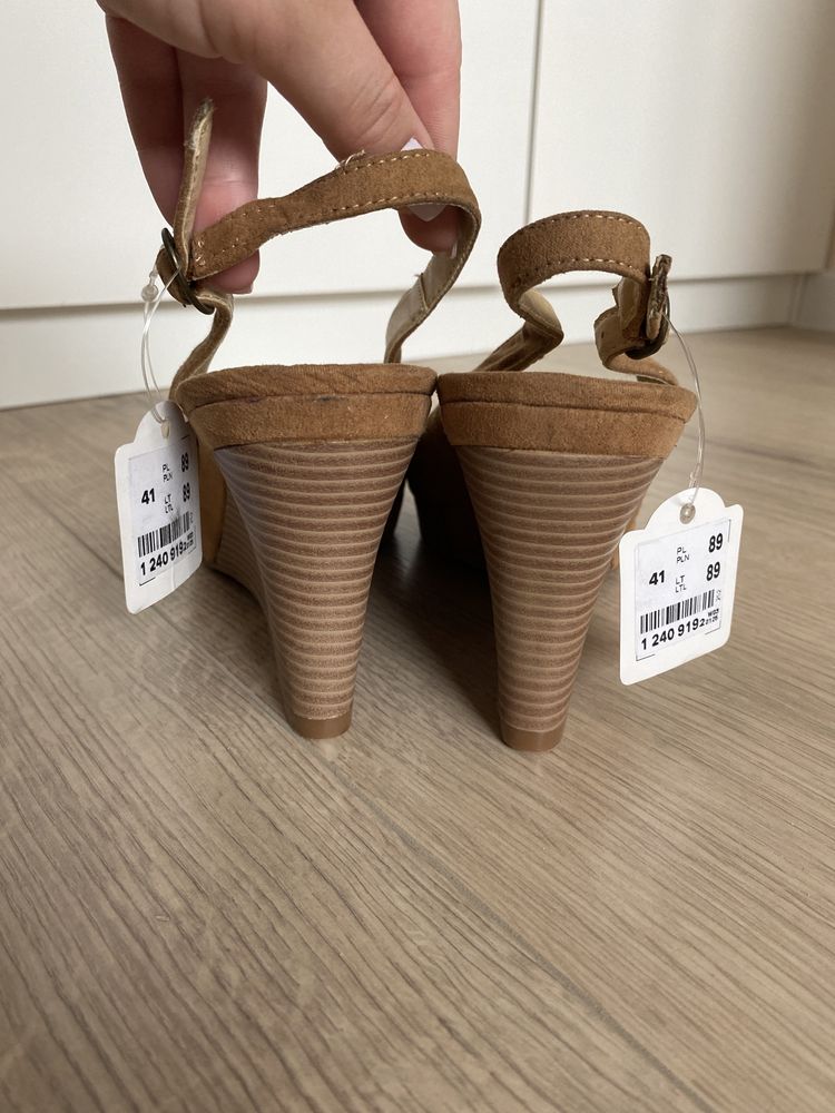 Nowe sandalki, buty letnie, brązowe 41 na koturnie