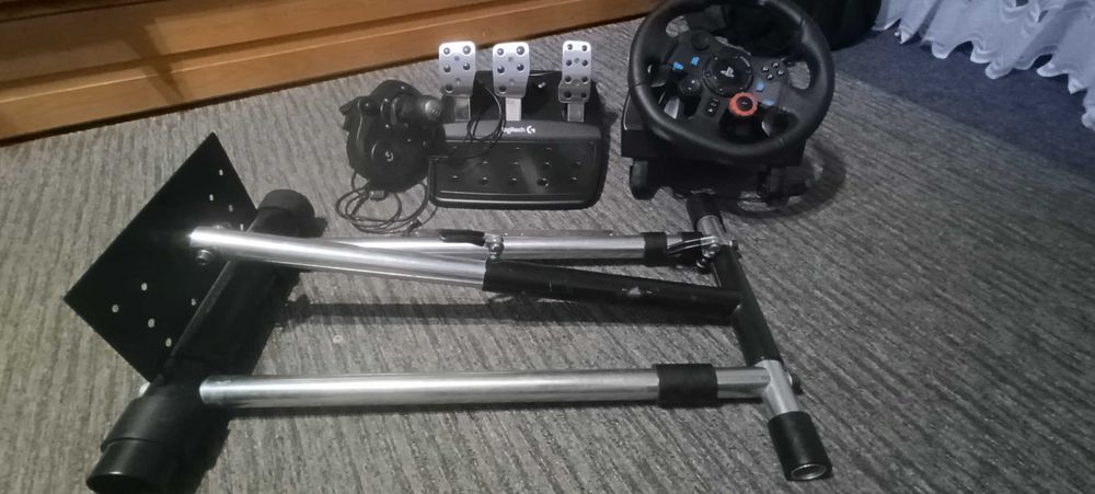 Logitech G29 Kierownica, pedały, skrzynia biegów, stojak na kierownicę