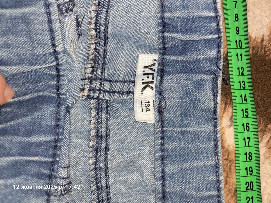 Суперові джинси на дівчинку 134
