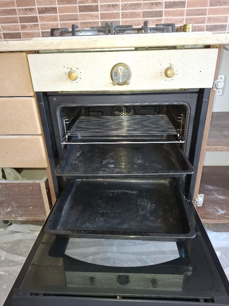 Духовка, електро піч, духова шафа + газова варильна поверхня Beko (ком