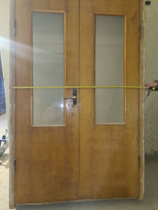 Двері з дубовою коробкою