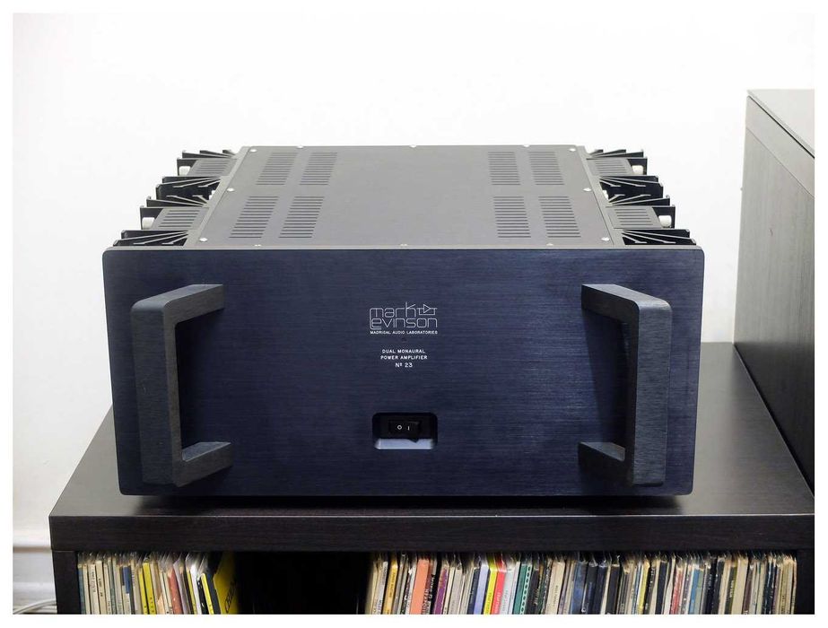 Amplificador Mark Levinson Nº23 em óptimo estado e renovado