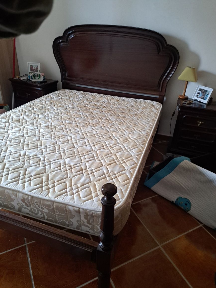 Cama de casal madeira