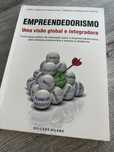Livro Empreendorismo - Uma visão global e integradora