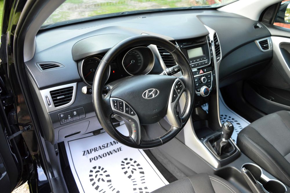 Piękne i30 Z Niemiec Klima ALU PDC Led Super Stan