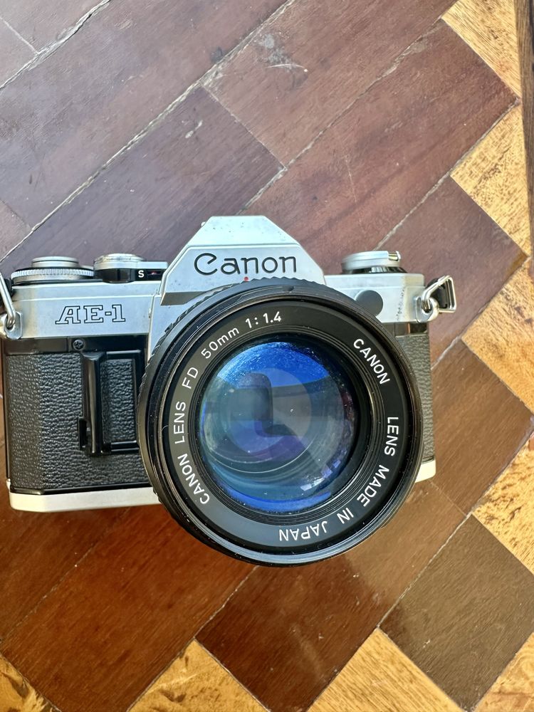 Canon analógica AE-1 + objectiva 50 mm 1.4