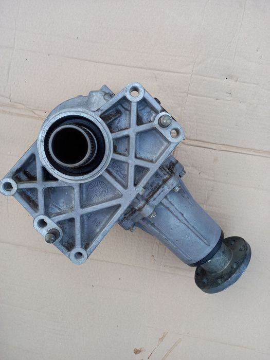 Раздатка роздатка мост Hyundai Santa Fe 2009 2010 2011 47300-3B300