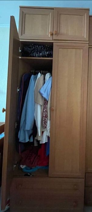 Дві шафи та сервант