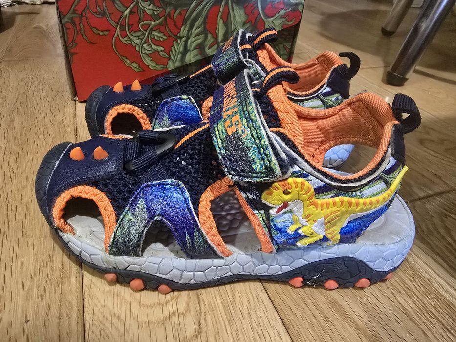 Босоніжки дитячі з динозавром