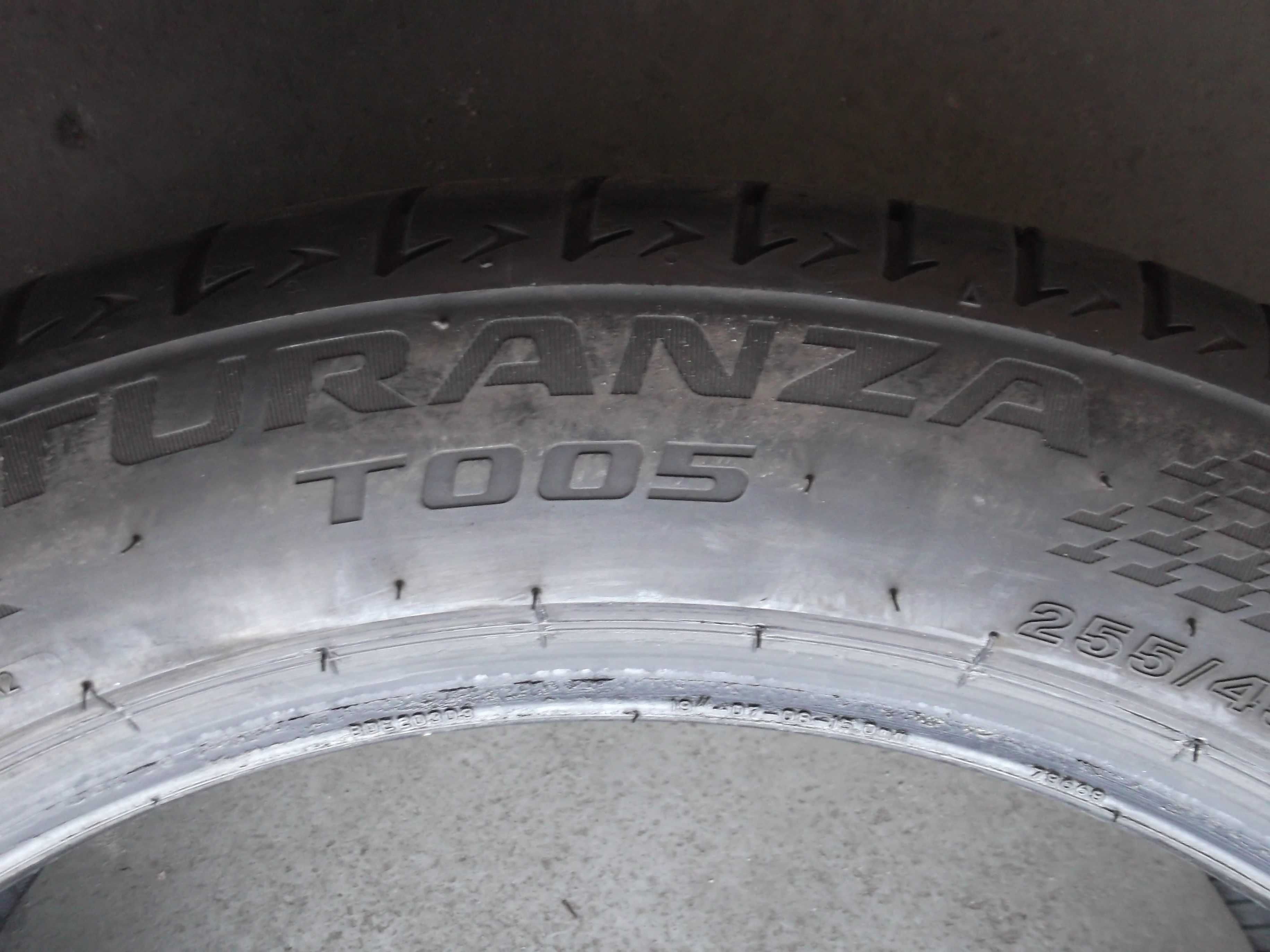 Opony 255/45/19 Bridgestone 4szt