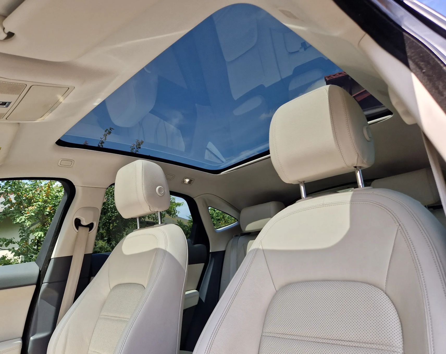 Jaguar E-Pace 87 tys km / panorama / stan BDB / bogate wyposażenie