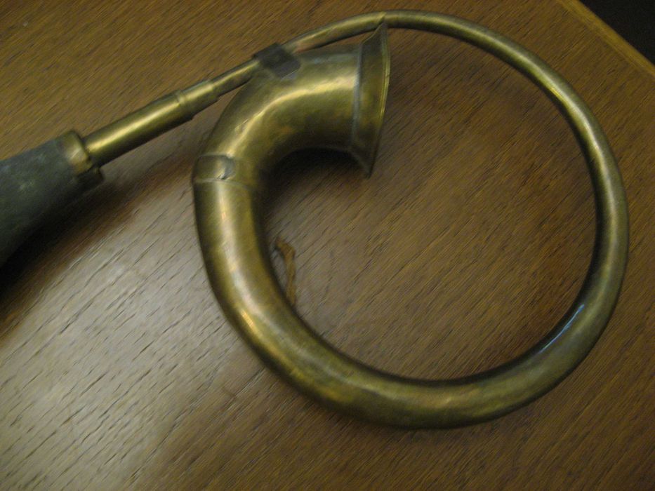 Trąbka sygnałowa mosiężna, powóz, dorożka, stare auto, stara.