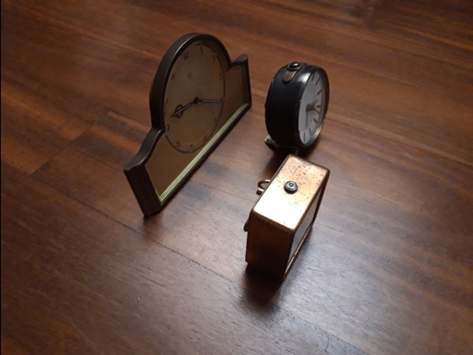 2 relógios de mesa pequenos antigos
