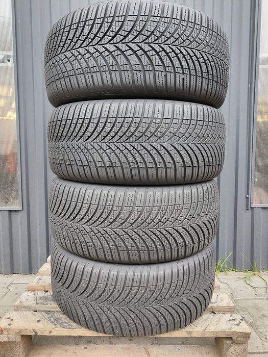 225/50/17 Goodyear Vector 4 Season gen 3 komplet