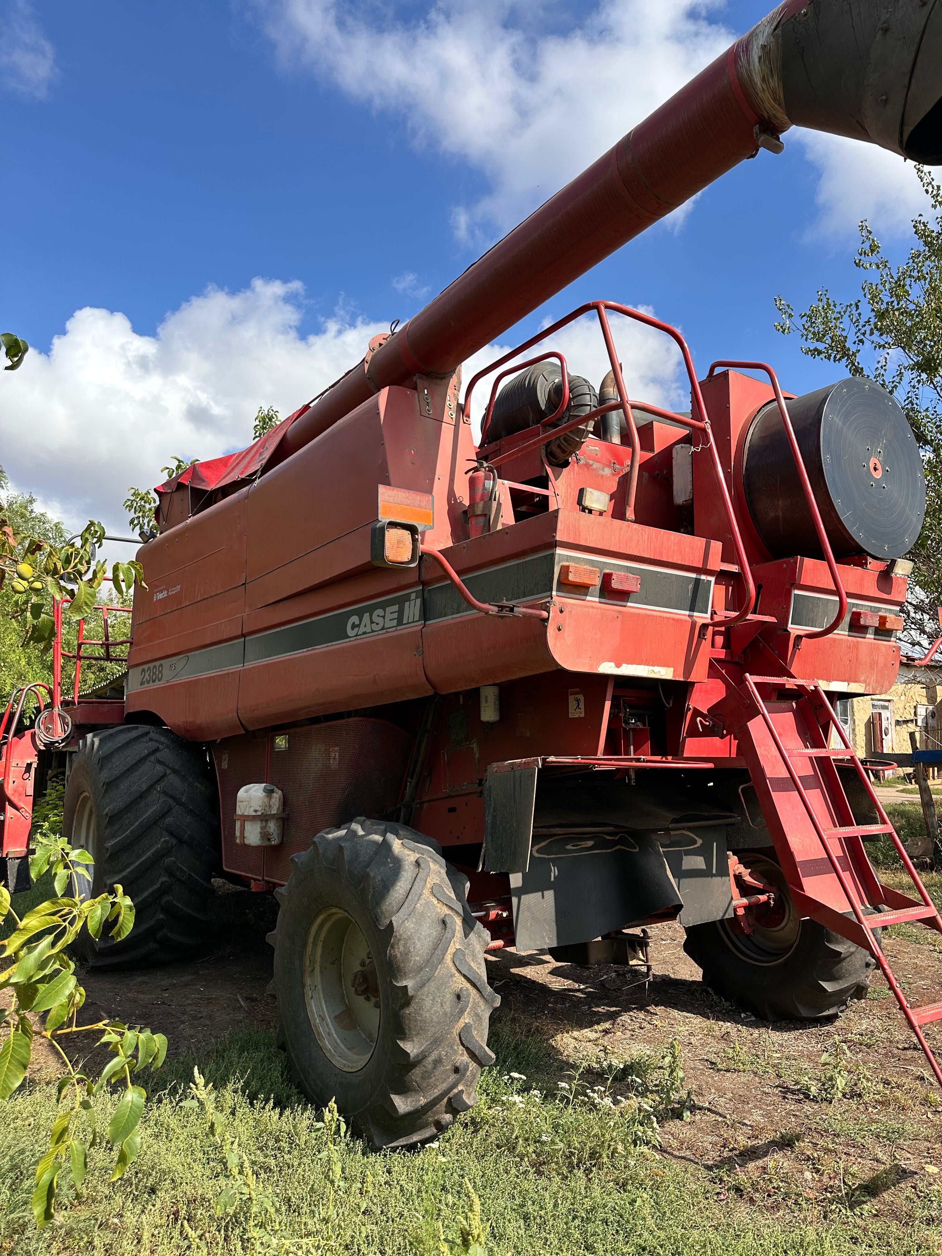 Комбайн Case 2388