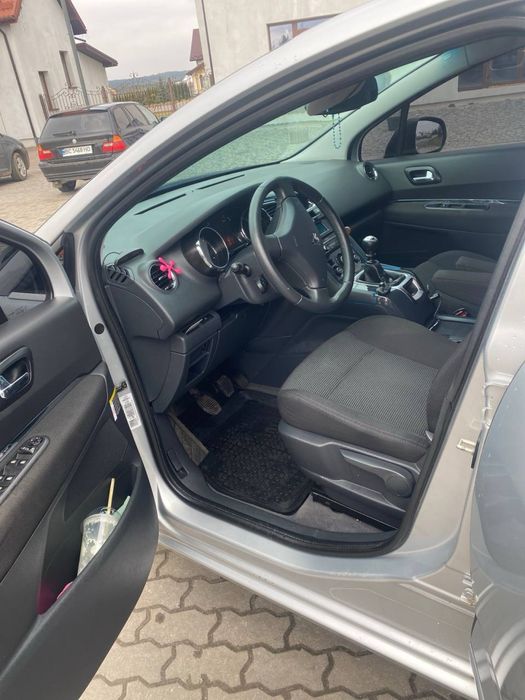 Продам пежо 5008