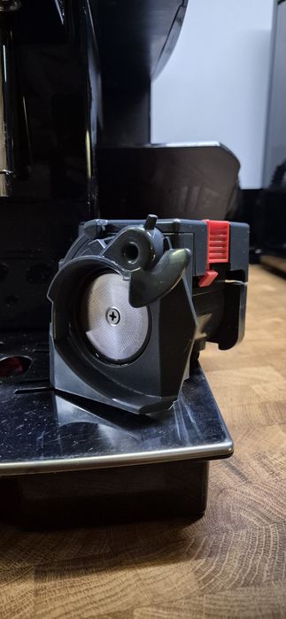 Ekspres ciśnieniowy DeLonghi ECAM23.460.B Cappuccino – czarny