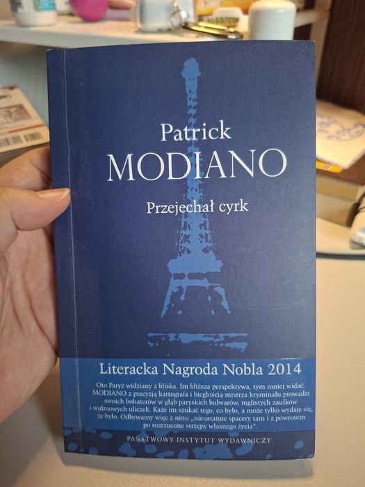 Książka Patrick Modiano "Przejechał cyrk"