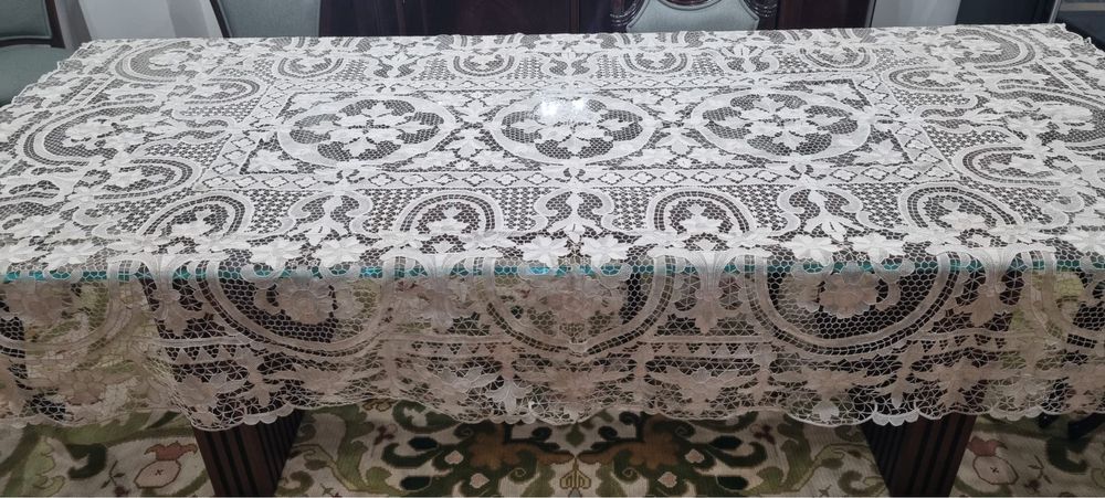 Toalha de renda de Veneza feita à mão com fio de linho com 12 guardana