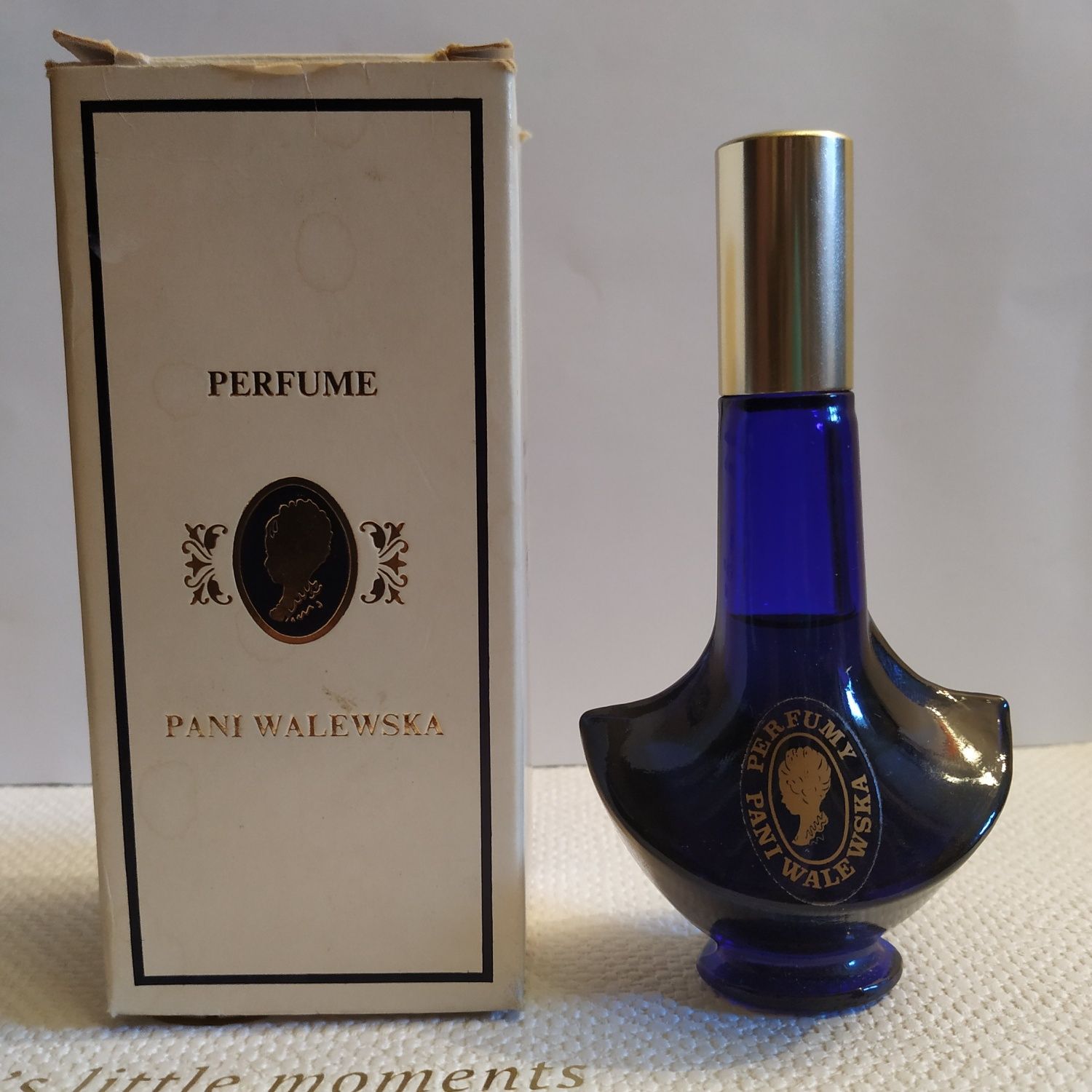 UNIKAT 30-letnie perfumy Pani Walewska dla kolekcjonerów 1990 pełne