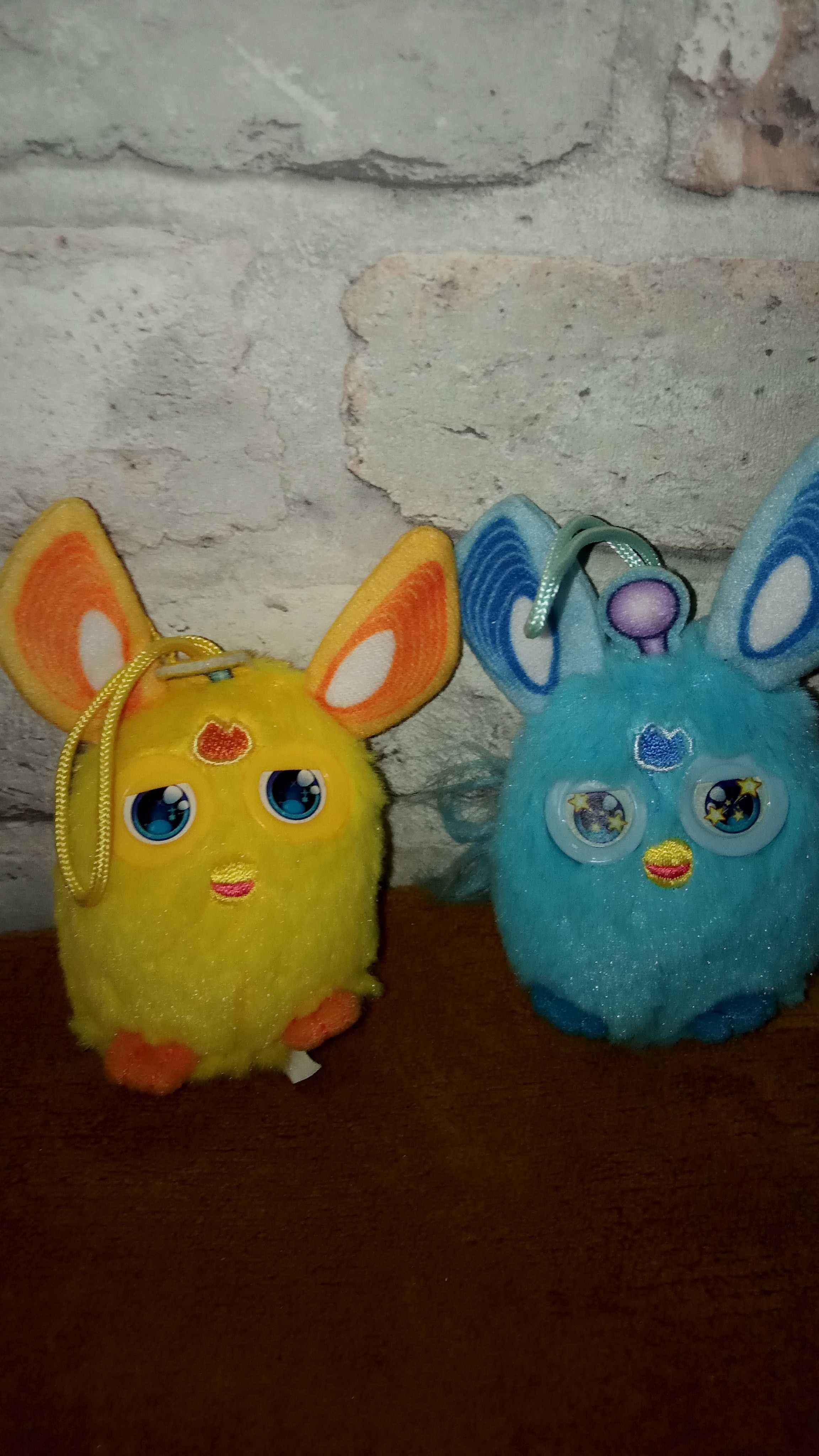 Zestaw 7 dużych zawieszek maskotek Furby miękkie plastikowe oczy