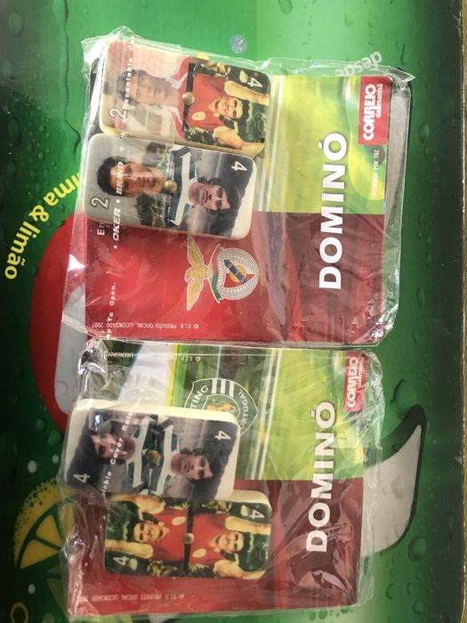 Conjunto de peças de domino Benfica/Sporting do correio da manha