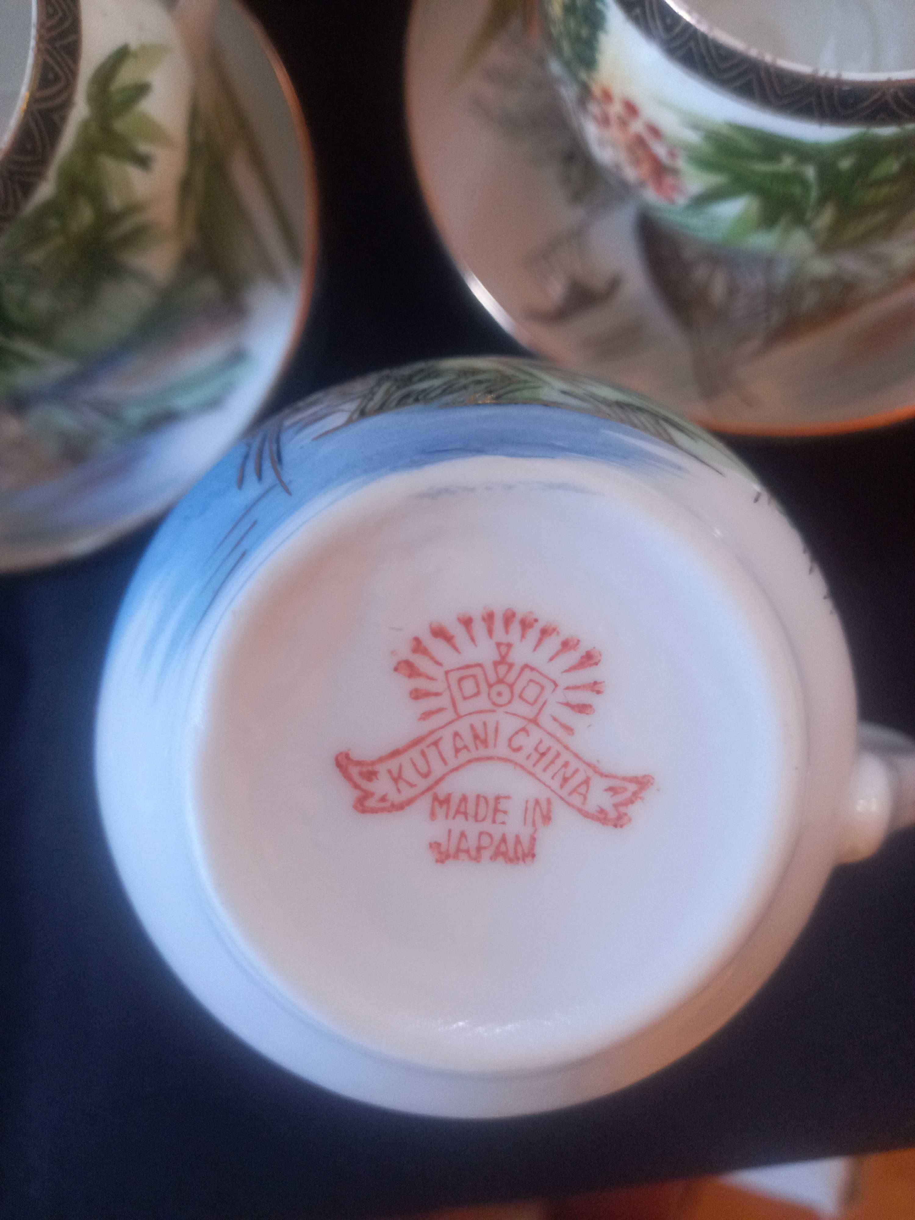 Serviço de café feito no Japão