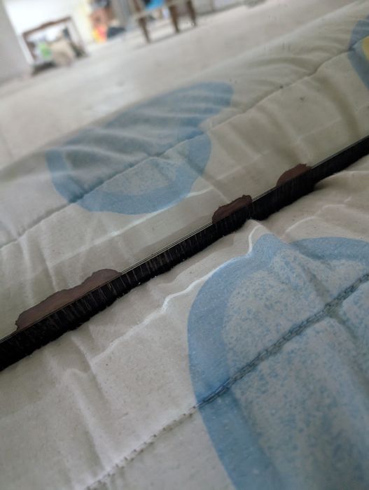 Espelho com estrutura de madeira