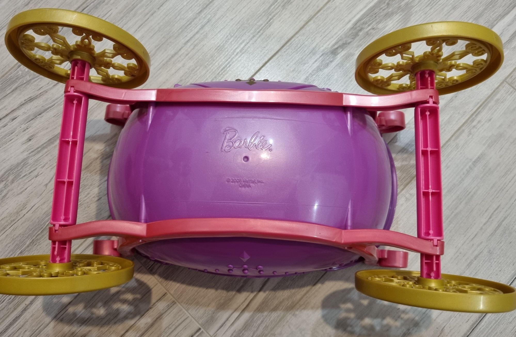 Balonowa karoca Barbie i trzy Muszkieterki