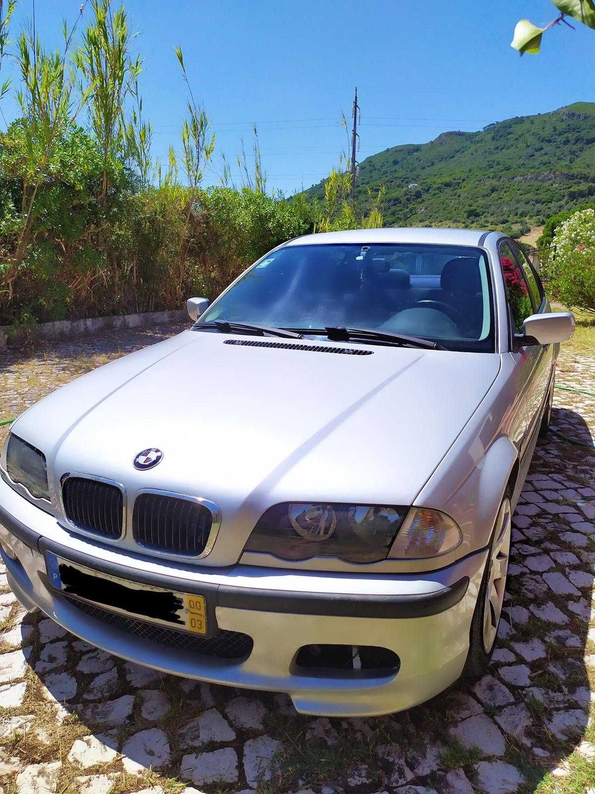 BMW 320d cinzento
